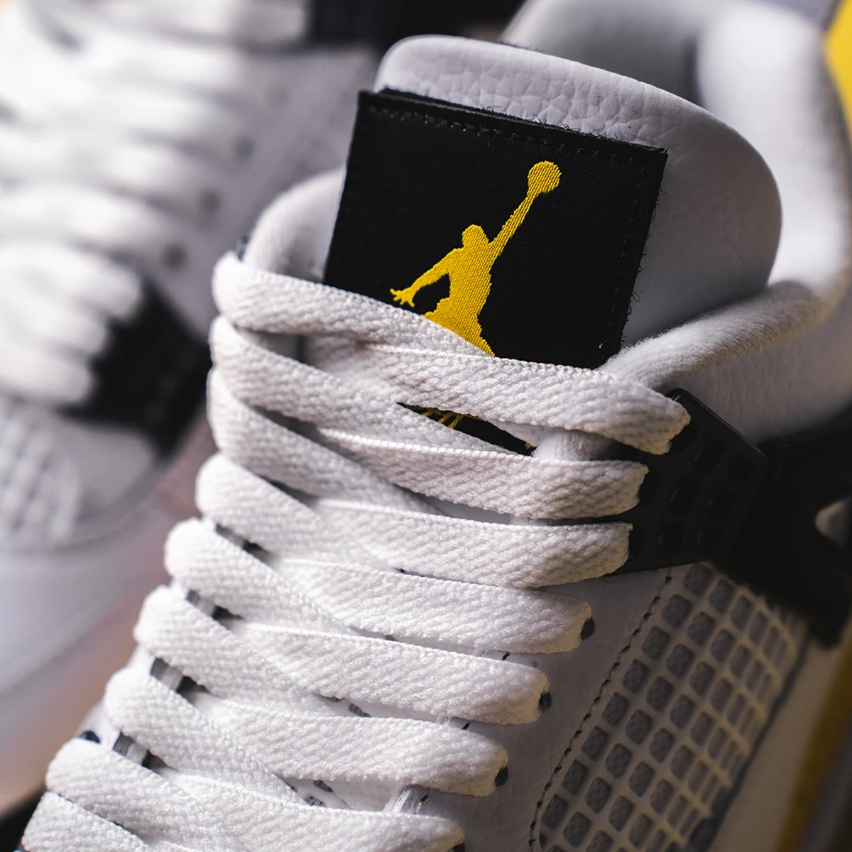 Air Jordan 4 ‘Rare Air’ ‘Tour Yellow’: Zwanzig Jahre später kehrt das Gelb zurück — IO2463-102