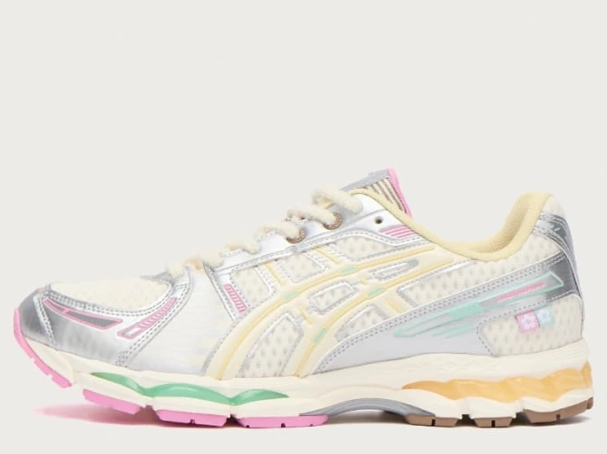 VANDYTHEPINK x ASICS GEL-KAYANO 12.1: Um toque Vanilla inspirado em sorvete — 1203B302-100