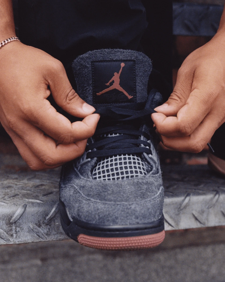 Air Jordan 4 'London': le texture della città nel cuore del design — IV6048-001
