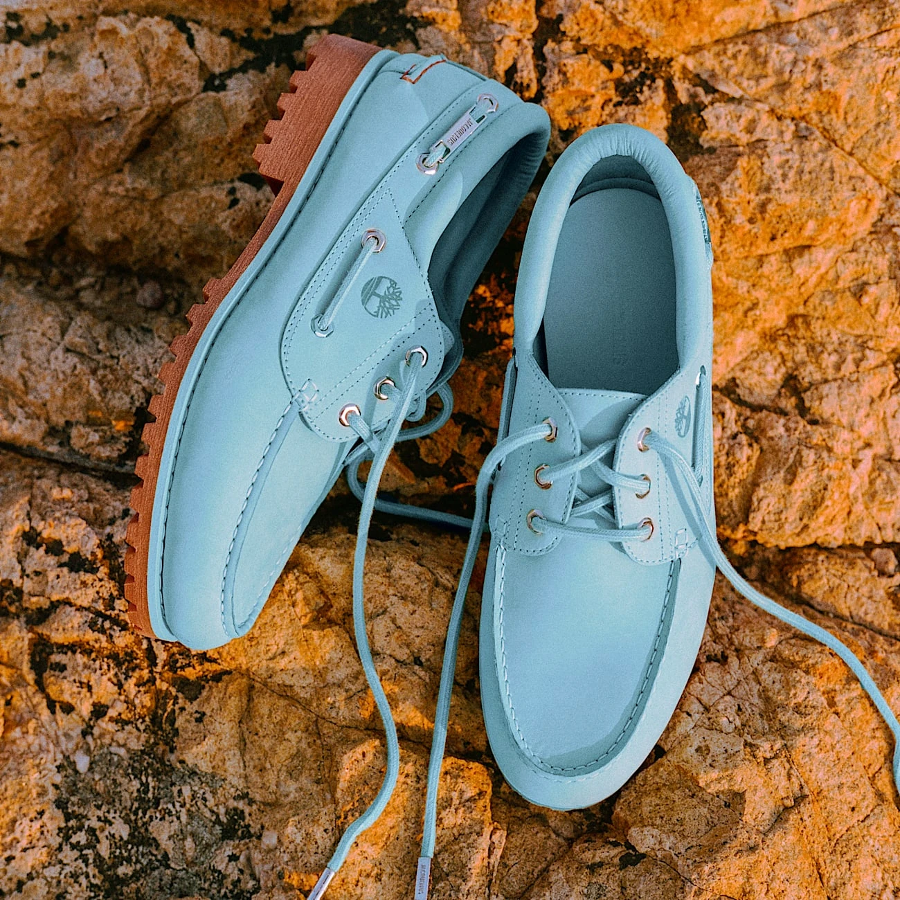Timberland x Jacquemus Authentic Boat Shoe: O Clássico Adoça no "Lagoon Blue" — TB0A6G7F04V