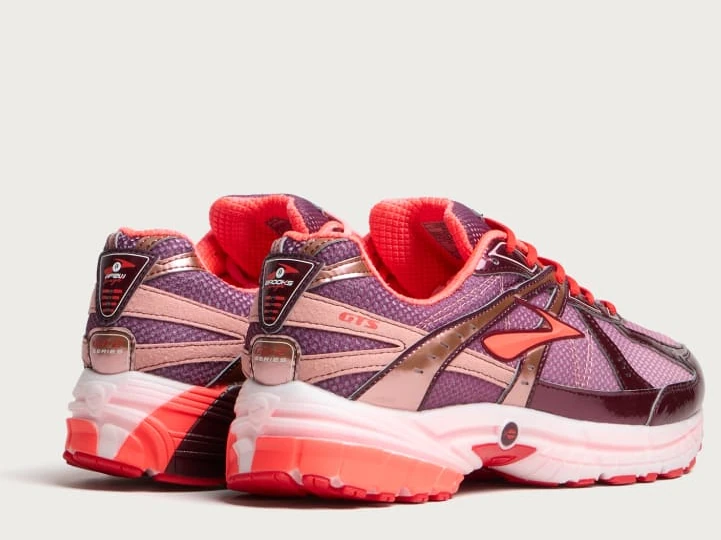 Brooks x AFEW Adrenaline GTS 10: Una buona giornata trasformata in sneaker — 1000681D670