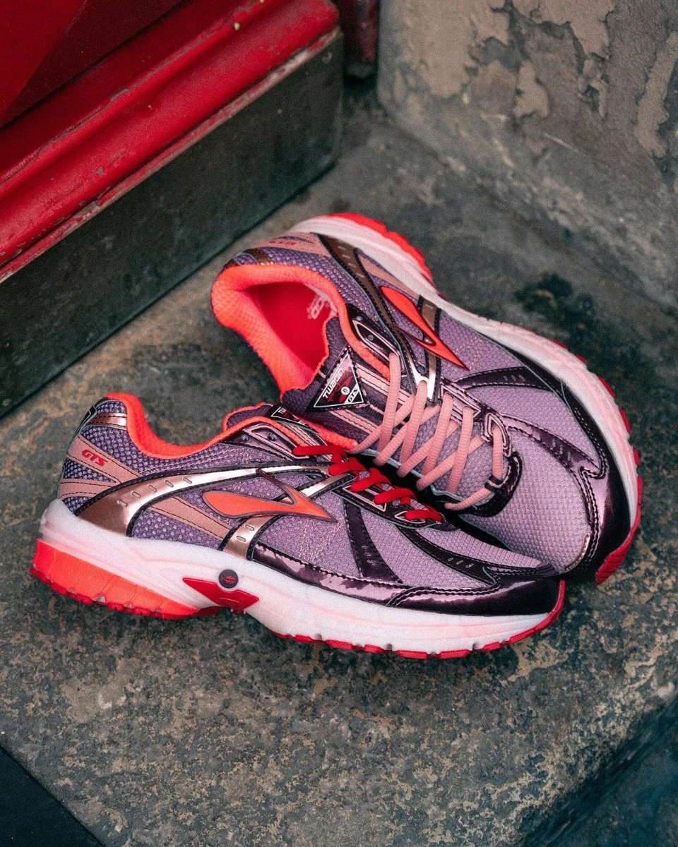 Brooks x AFEW Adrenaline GTS 10: Una buona giornata trasformata in sneaker — 1000681D670